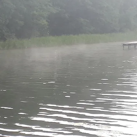 Dom Nad Jeziorem Orzyskim 펜션